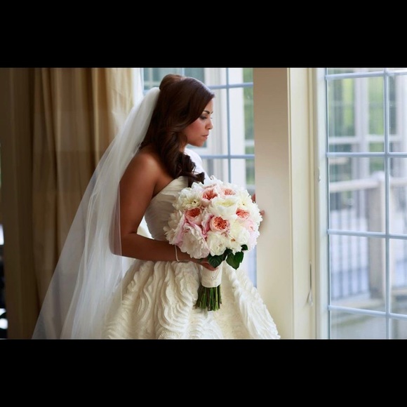 Amsale Blue label Dahlia gown - Picture 3 of 5